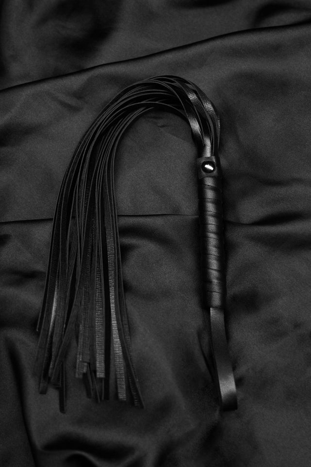 Black Leather Whipe